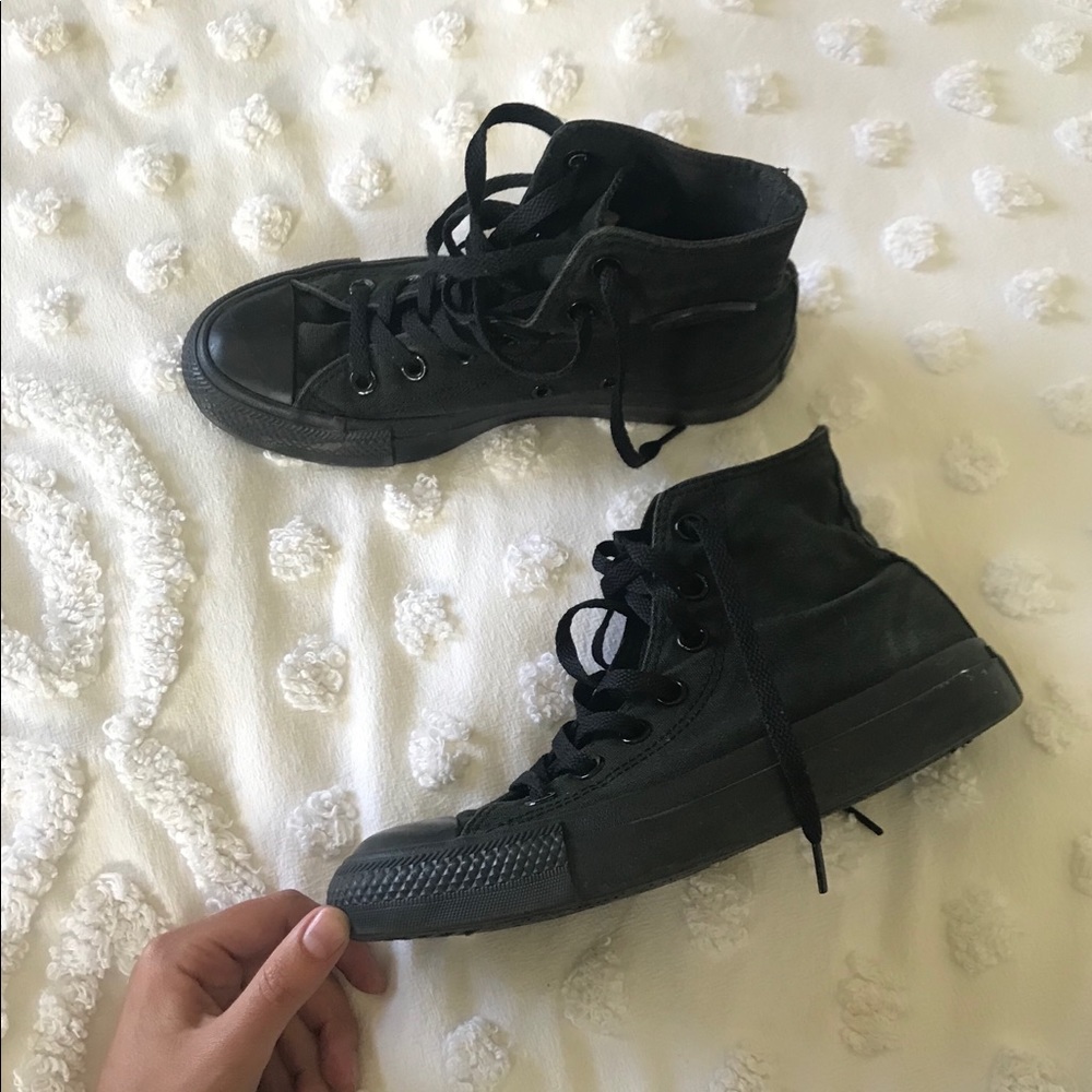 Black converse. Size 6. Chuck Taylor